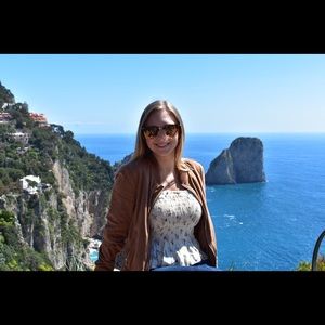 Meet your Posher, Julia